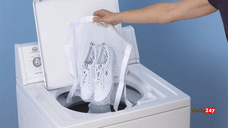 Cách giặt giày thể thao bằng máy giặt